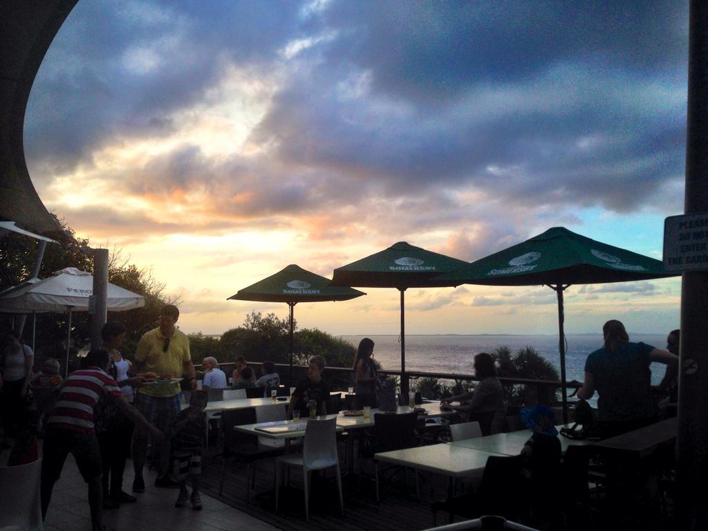 Stradbroke Island Beach Hotel Point Lookout Esterno foto